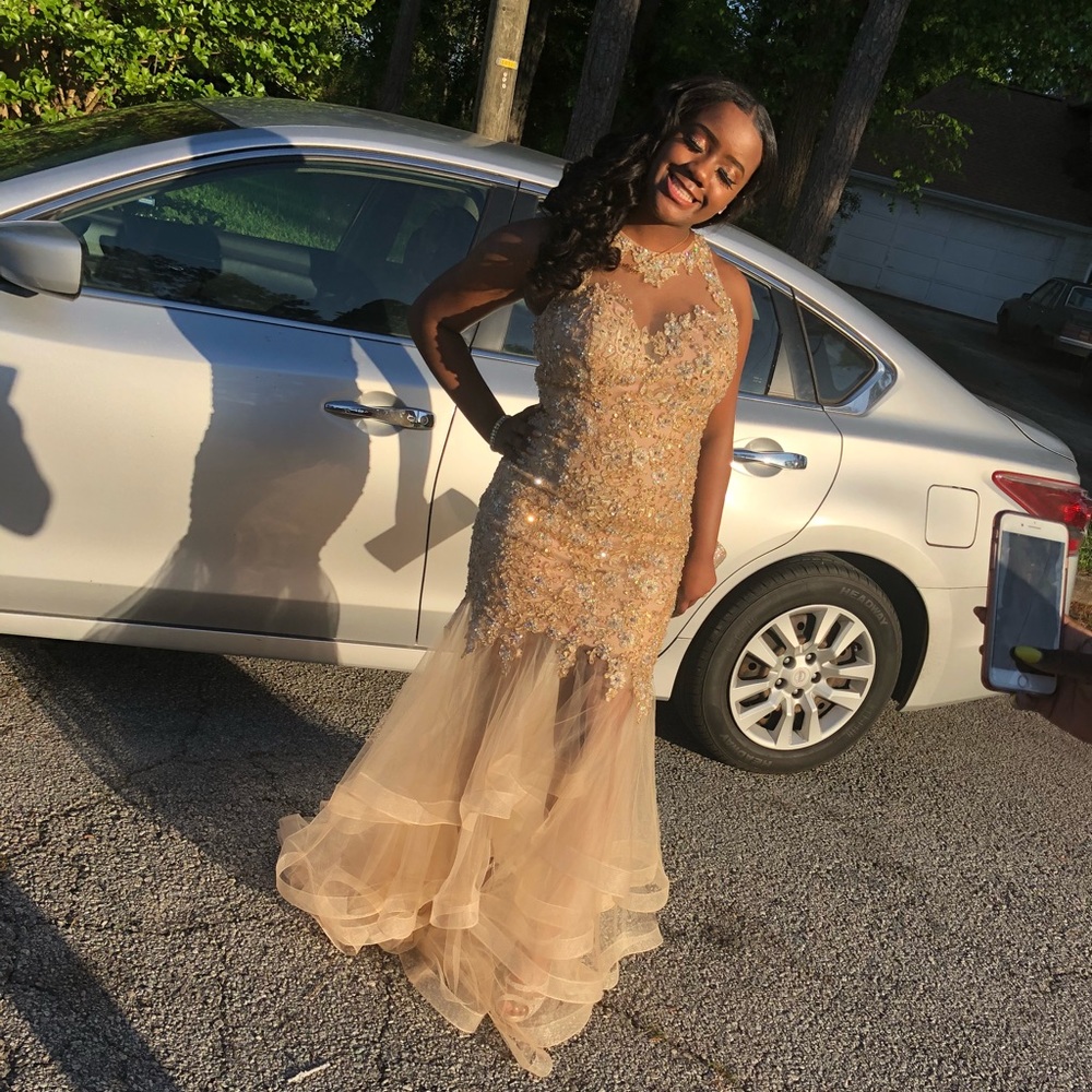 Gold Prom dress 😍🤩